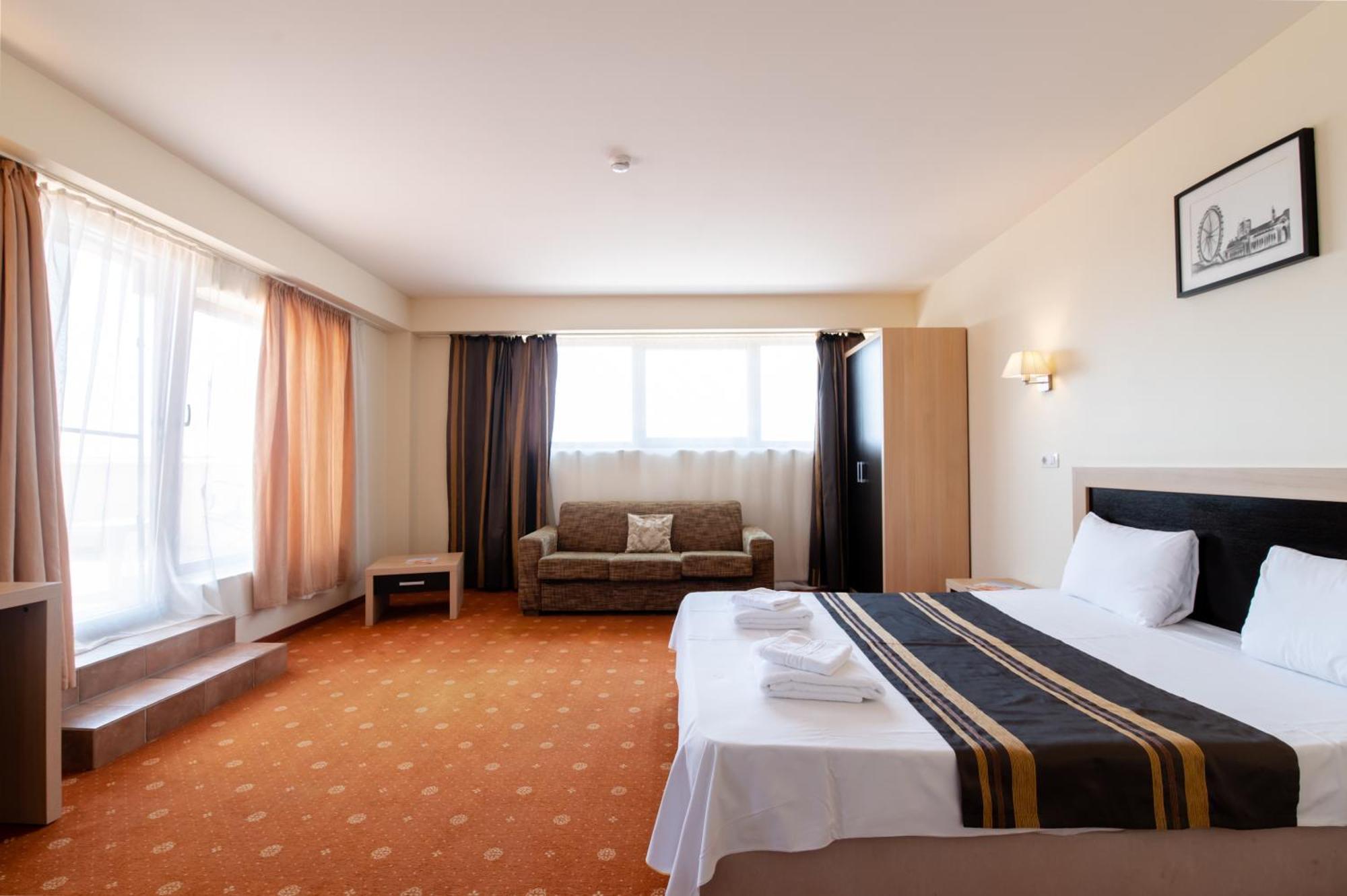 Hotel Oxford Inns&Suites Timișoara Zewnętrze zdjęcie