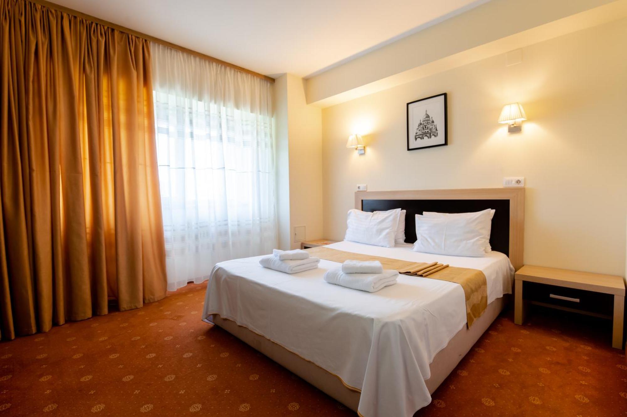 Hotel Oxford Inns&Suites Timișoara Zewnętrze zdjęcie